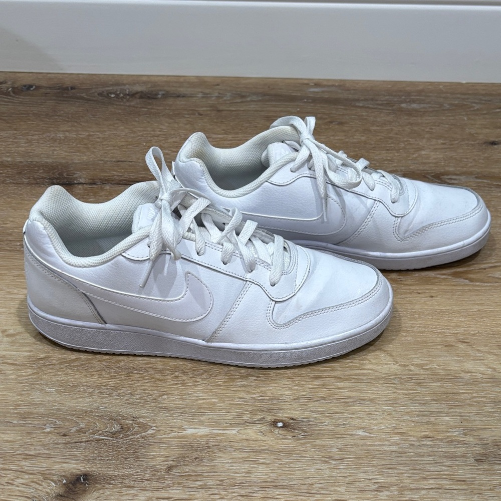 Nike Men's White Low-Top Sneakers - Picture 4 of 6